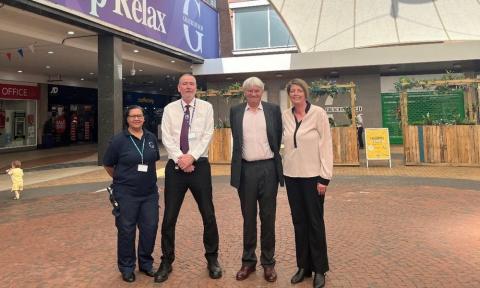 Andrew Mitchell visits the Gracechurch Centre 